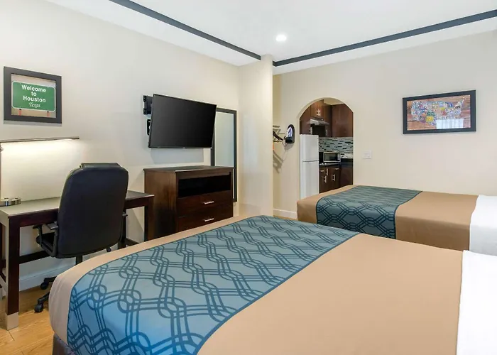 Econo Lodge Inn & Suites Willowbrook