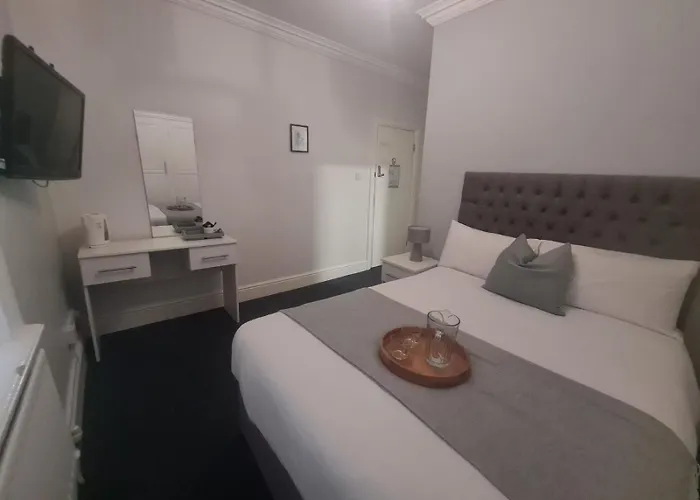 Hotel 52