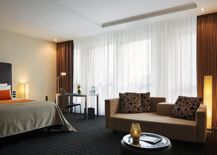 Boston Hotel Hh