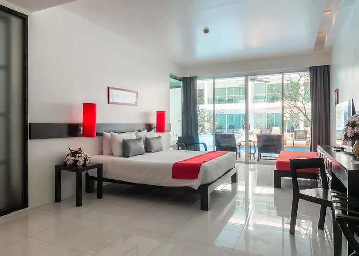 The Old Phuket - Karon Beach Resort