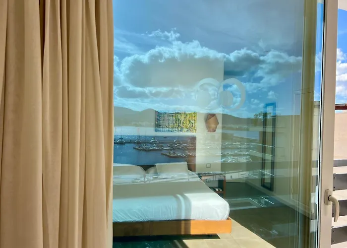 Es Mitjorn Hotel