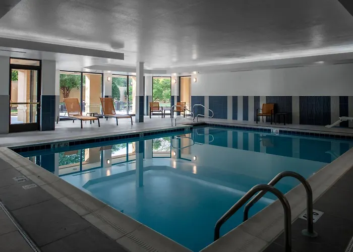 Courtyard By Marriott Richmond Northwest