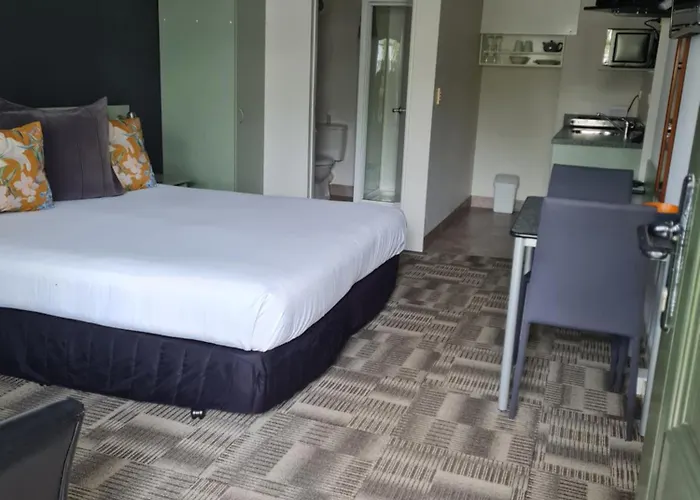 Abode On Courtenay Motor Inn