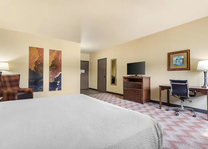 Best Western Plus Cimarron Hotel & Suites