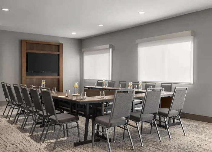 Holiday Inn & Suites Overland Park-West By Ihg