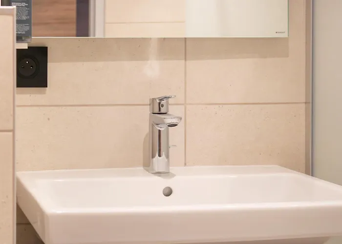 Brit Hotel Cahors Centre - Le Valentre