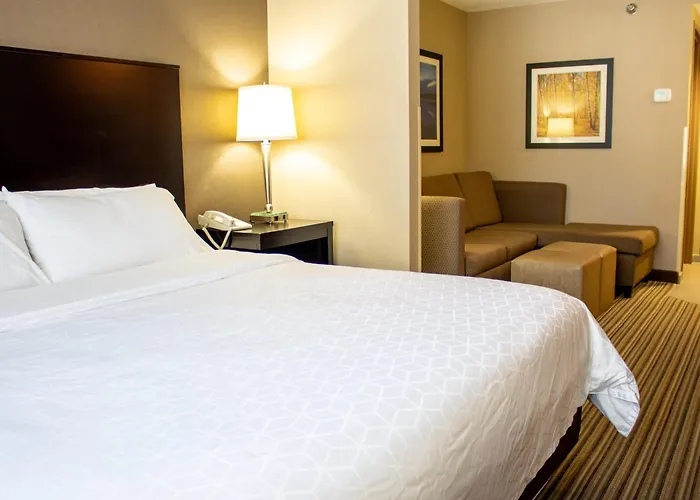 Holiday Inn Express & Suites Hayward By Ihg