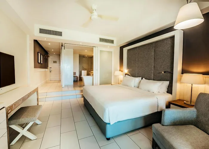 Radisson Blu Azuri Resort & Spa Roches Noires