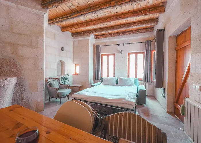 Canyon Cave Hotel