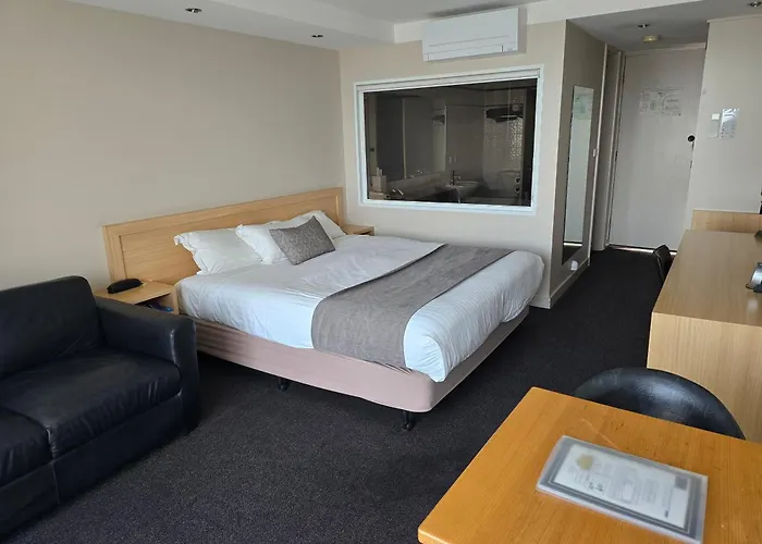 Richmond Henty Hotel