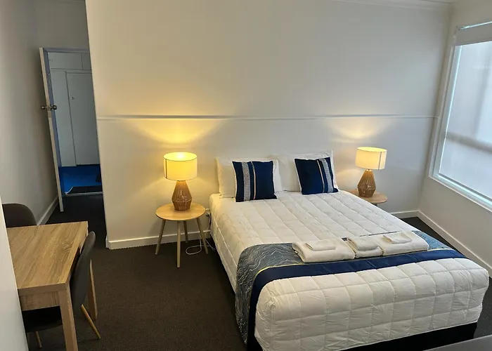 Bamboo Motor Inn