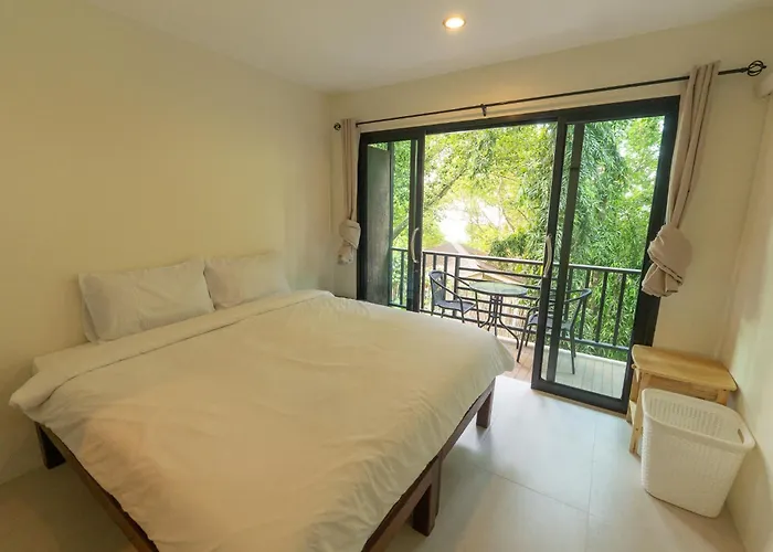 New Heaven Dive School And Resort