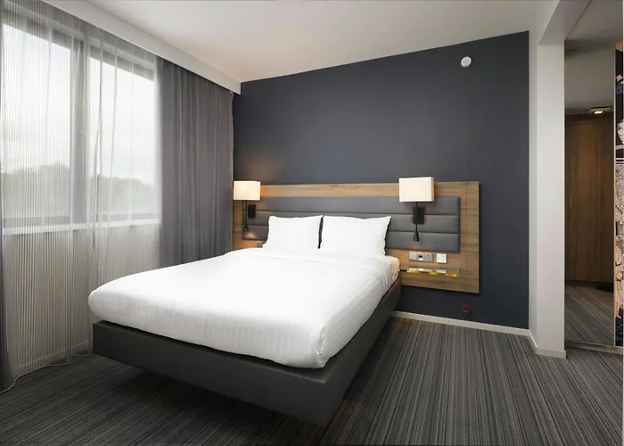 Moxy London Heathrow Airport