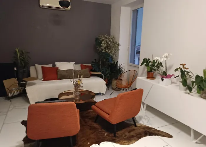 Alpinias Bed And Breakfast