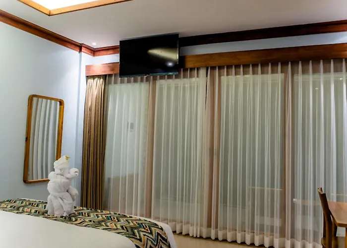 Blue Harbor Beachfront Villas & Resto Ped