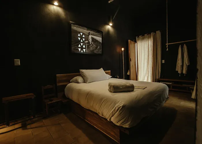 Hotel Sin Nombre