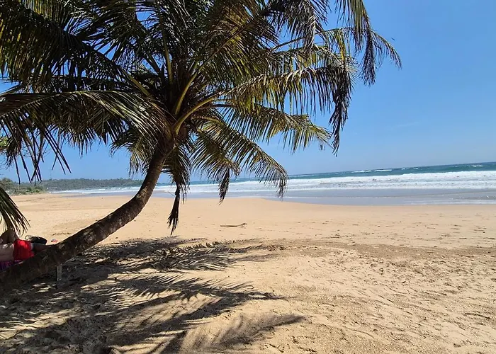 Moonlight Beach Dikwella