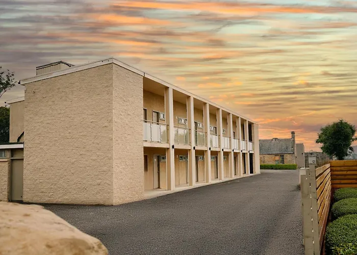 Powfoulis Inn
