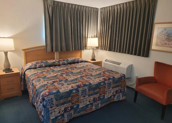 Queens Lodge Motel