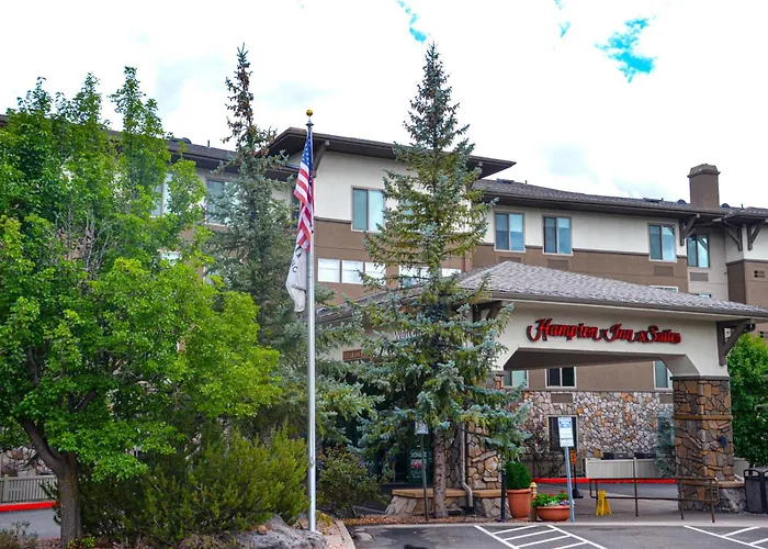 Hampton Inn & Suites - West