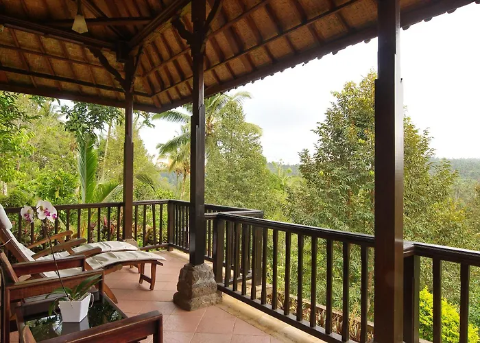 Cempaka Belimbing Villa