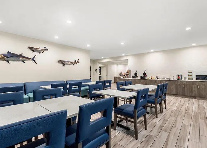 La Quinta By Wyndham Newport