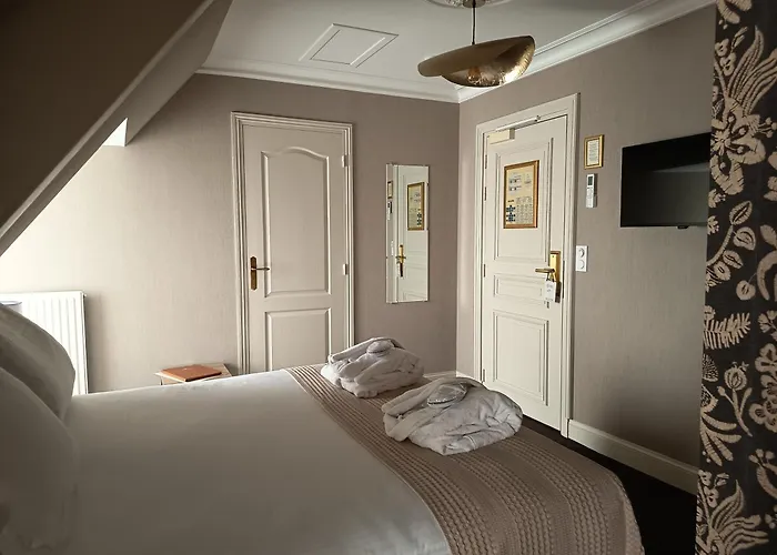Grand Hotel "Chateau De Sully" - Piscine & Spa -Teritoria