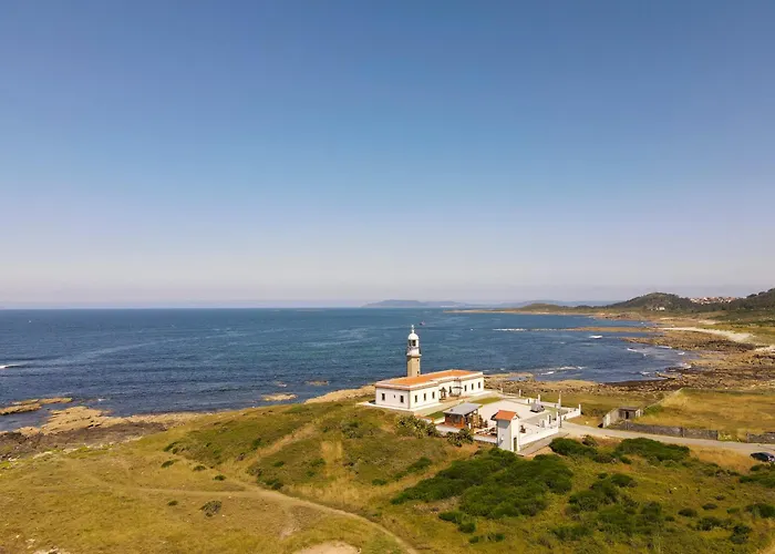 Hotel Faro Lariño
