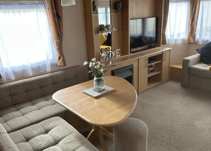 Phoenix Caravan Hire, Trecco Bay