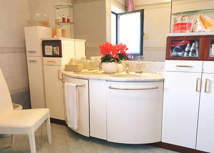Whitehome