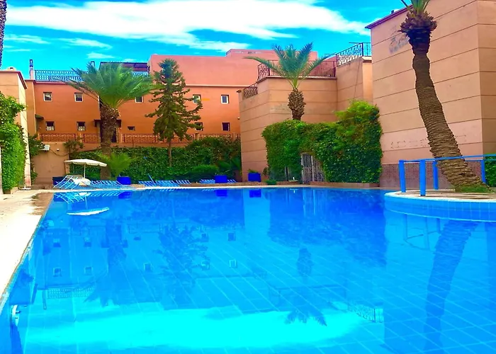 Riad Kamal prés Medina Marrakech&3 Piscines&Jacuzzi&Petit-Déjeuner