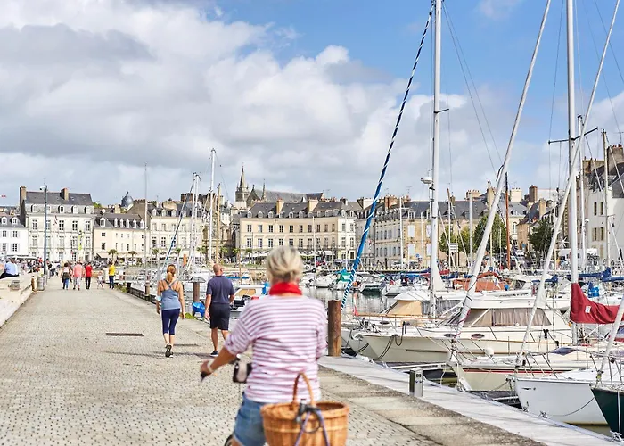 Escale Oceania Vannes Centre