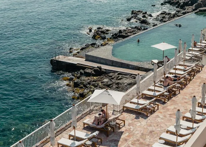 Les Roches Rouges, a Beaumier hotel Saint-Raphaël