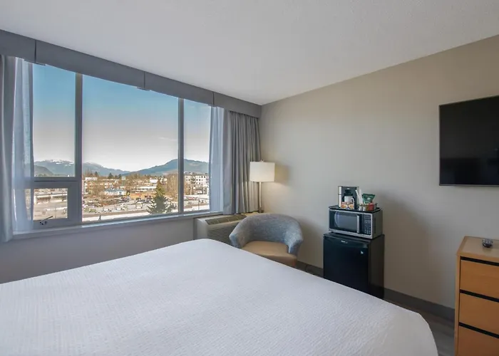 Coast Chilliwack Hotel By Apa