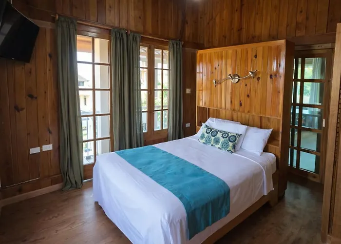 Hotel Neptuno Refugio Boca Chica 