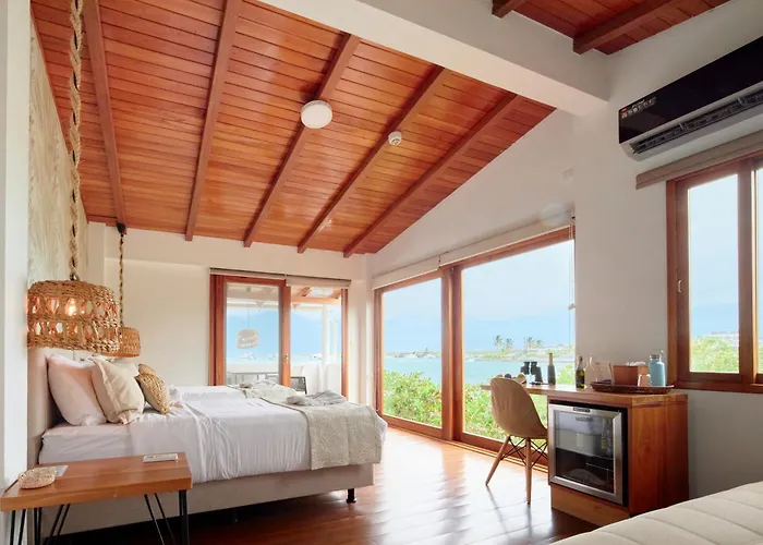 Blu Galapagos Sustainable Waterfront Lodge Puerto Ayora 