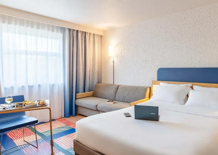 B&B HOTEL Lyon Nord 4 étoiles Dardilly