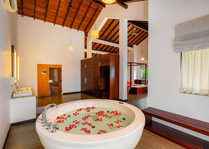 The Calm Resort & Spa Passikudah