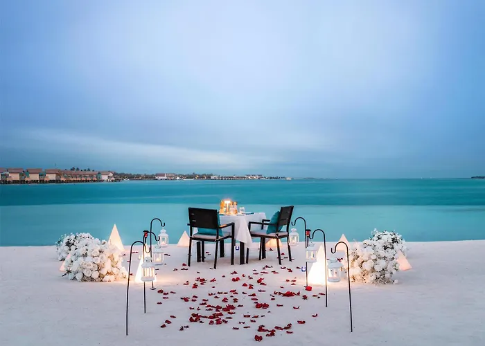 Saii Lagoon Maldives, Curio Collection By Hilton Emboodhoo Lagoon