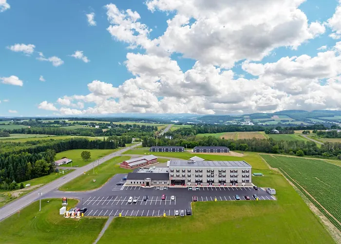 Amsterdam Inn & Suites, An Ascend Collection Hotel