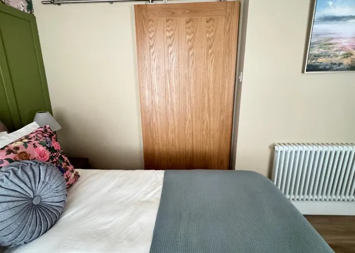 Haven House Rooms, Barry
