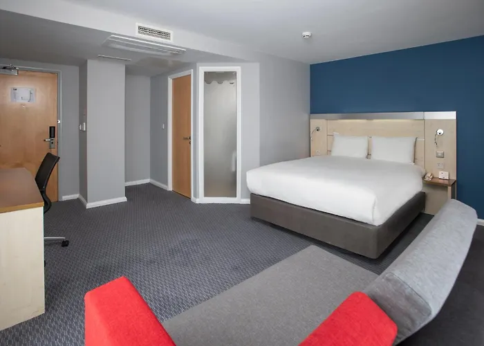Holiday Inn Express Swindon City Centre By Ihg