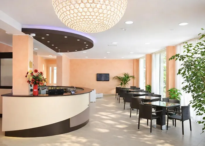Hotel Favorita Easy Stay B&B Cesenatico
