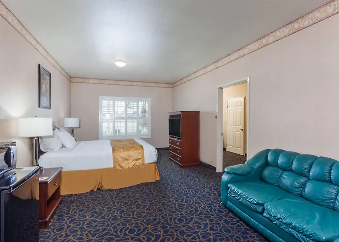 Days Inn & Suites By Wyndham