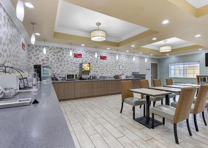 Best Western Plus Wasco Inn & Suites