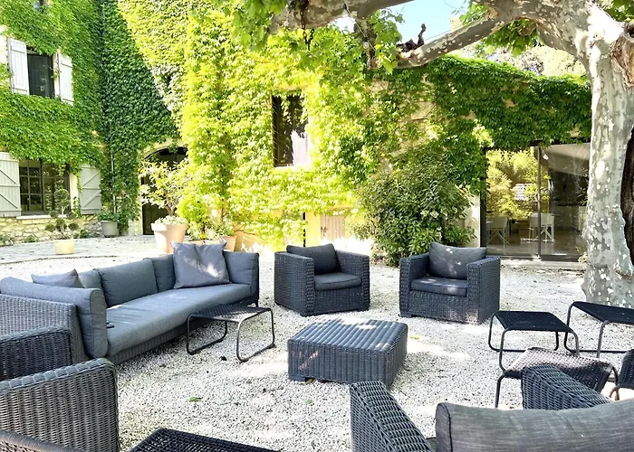 Mas Château Blanc Guest House