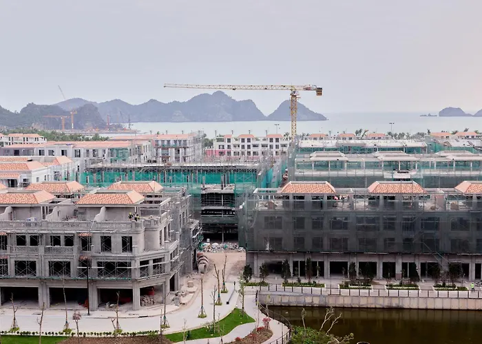 Cat Ba Bay Vision Hotel