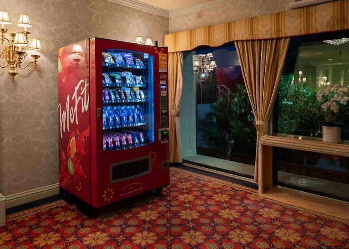 Carlyle Hotel Campbell