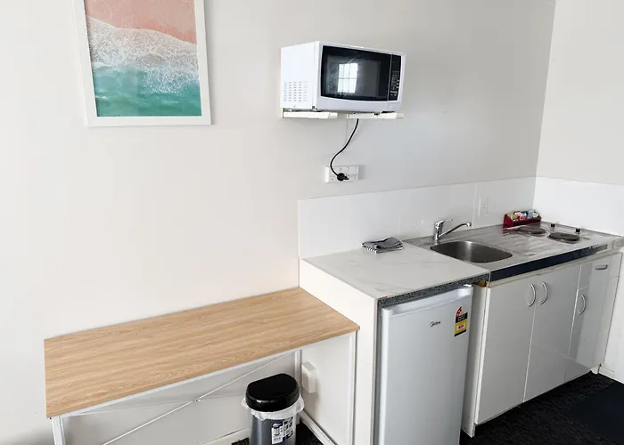 Champers Motor Inn