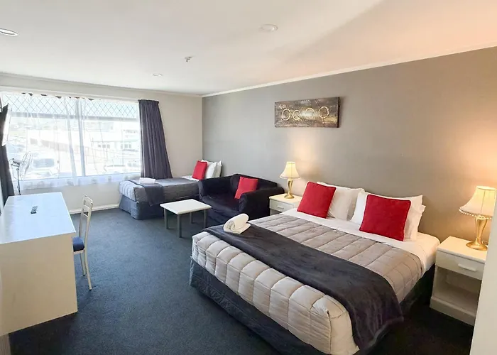 Champers Motor Inn